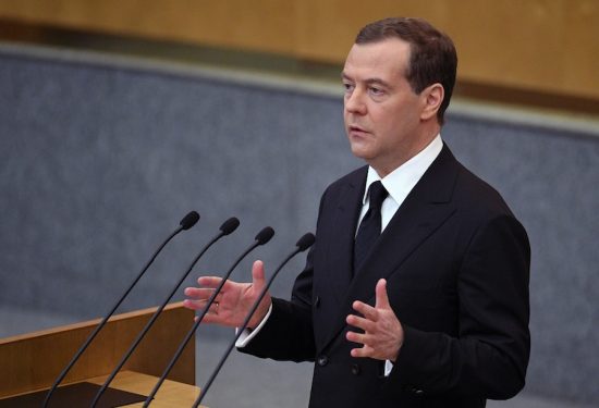 Медведев предложил решения по пяти поправкам в закон о госзакупках