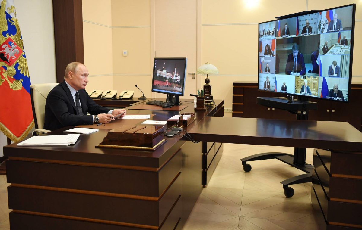 Путин дал поручения по поддержке IT-отрасли